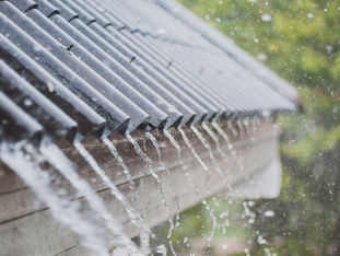 Frente frío provoca descenso de temperaturas, lluvias y oleaje elevado en Honduras