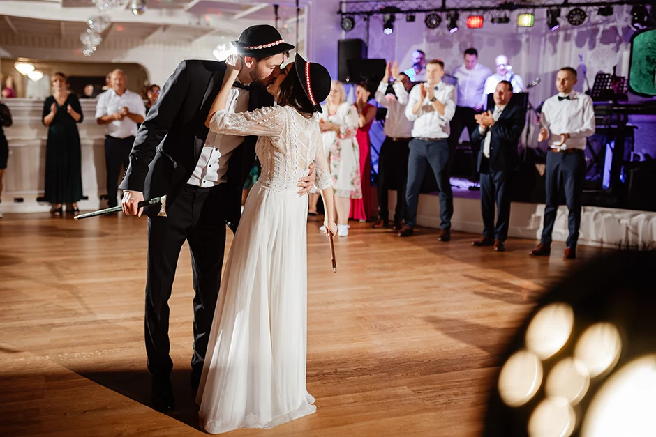 Dom Przyjęć Rojanka, sala weselna Żory, kościół w Roju, fotograf Żory, kamerzysta Żory, dj Żory, zespół weselny Żory, zespół Three Men, sala weselna śląsk, bus miętus, zespół góralski Maliniorze