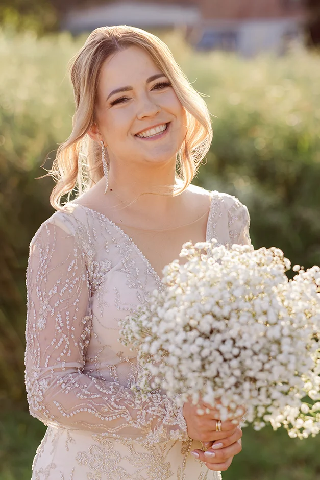 Fotograf Kraków, reportaż ślubny z sali weselnej w Małopolsce, styl rustykalny, kamerzysta, wedding content creator Kraków