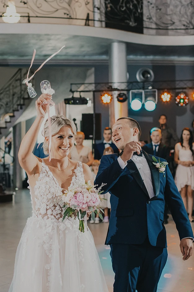 Sala Orchidea, Wesele Orchidea, Sala Bankietowa Orchidea, Zespół Fantazja, Plener ślubny Krowiarki, plener ślubny pałac w Krowiarkach, sesja Krowiarki, fotograf Częstochowa, fotograf Włoszczowa, fotograf Piotrków, fotograf ślubny Częstochowa, sala weselna Włoszczowa, sala weselna Częstochowa, sala weselna Radomsko, fotograf Radomsko