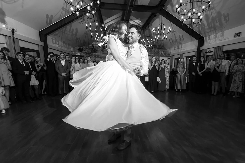 Dworek Kociołek, sala weselna małopolskie, sala weselna Myslenice, sala weselna Kraków, fotograf Kraków, fotograf ślubny, kamerzysta ślubny dj na wesele Kraków, sala weselna. zdjęcia analogiem na weselu, kamera vhs