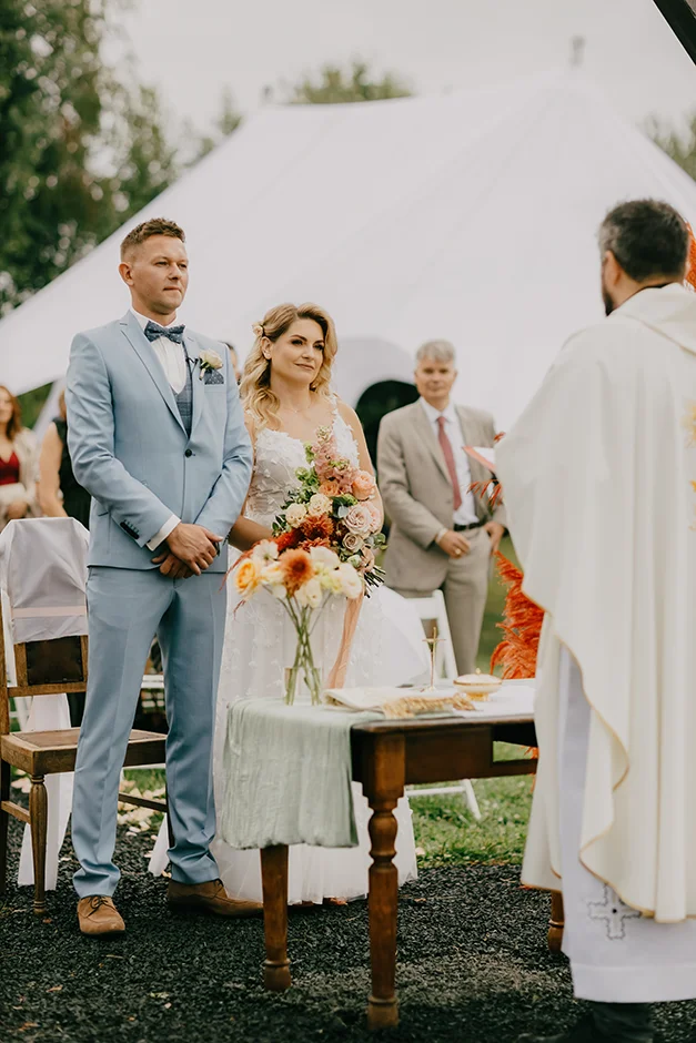 Plener ślubny w Winnicy, Ślub kościelny w plenerze, Winnica Jura, sala weselna, kamerzysta, fotograf, Kraków