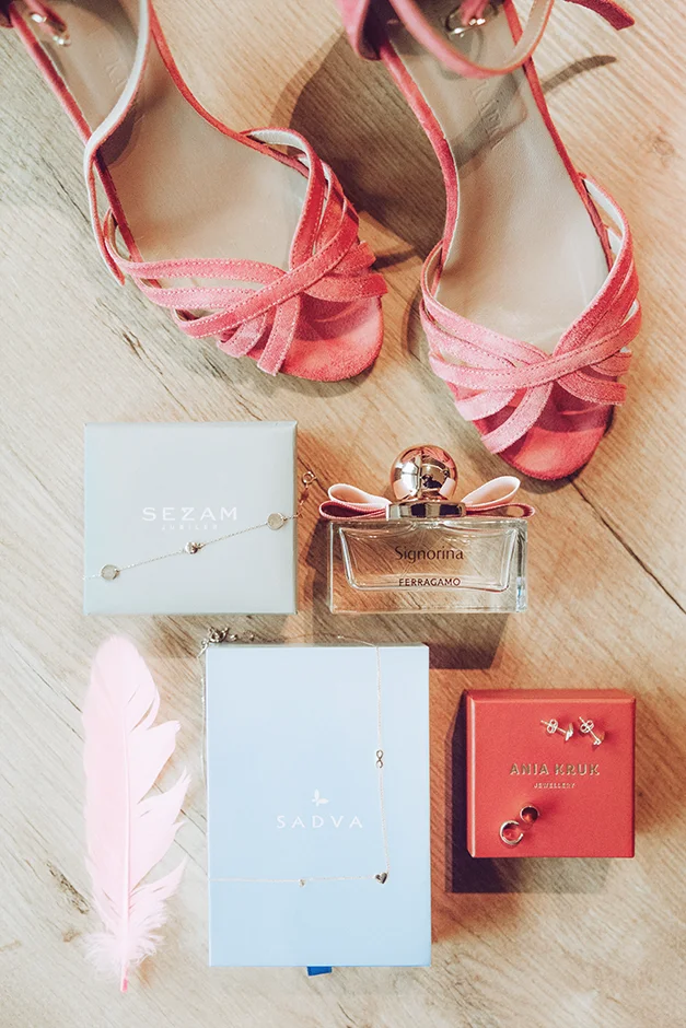 Plener ślubny w Winnicy, Ślub kościelny w plenerze, Winnica Jura, sala weselna, kamerzysta, fotograf, Kraków