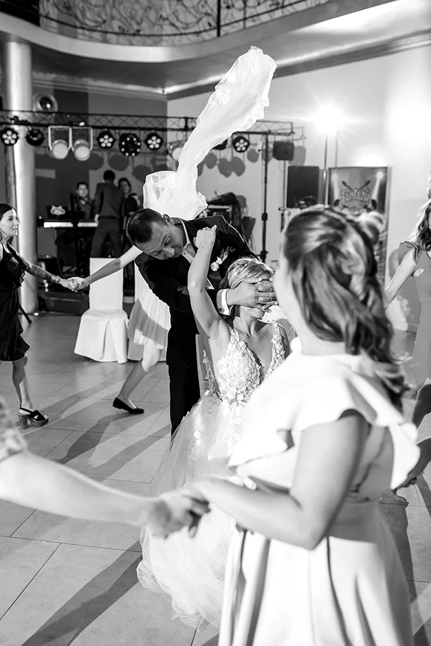 Sala Orchidea, Wesele Orchidea, Sala Bankietowa Orchidea, Zespół Fantazja, Plener ślubny Krowiarki, plener ślubny pałac w Krowiarkach, sesja Krowiarki, fotograf Częstochowa, fotograf Włoszczowa, fotograf Piotrków, fotograf ślubny Częstochowa, sala weselna Włoszczowa, sala weselna Częstochowa, sala weselna Radomsko, fotograf Radomsko