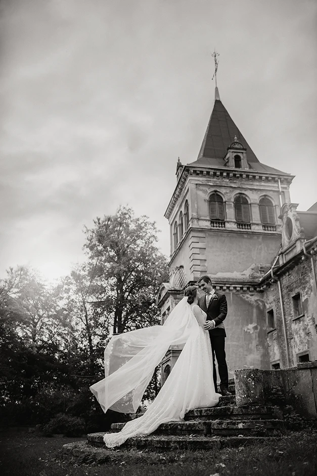 Sesja ślubna Krowiarki, pałac w Krowiarkach, miejsce na sesję ślubną sesja ślubna w pałacu, fotograf śląsk