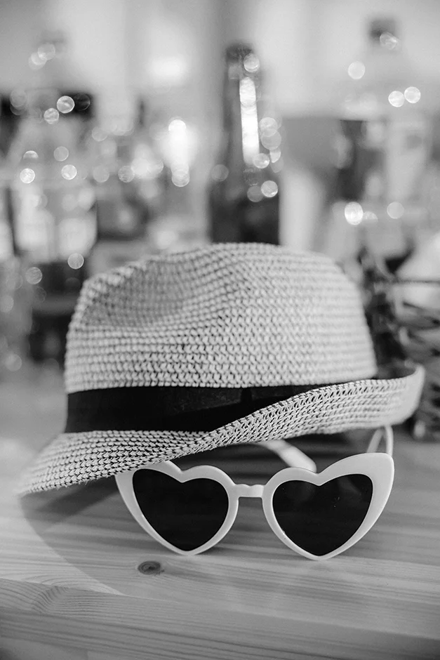 Fotograf Kraków, reportaż ślubny z sali weselnej w Małopolsce, styl rustykalny, kamerzysta, wedding content creator Kraków