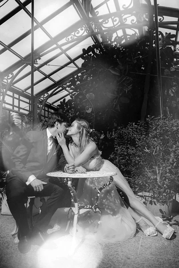 Sesja poślubna w parku