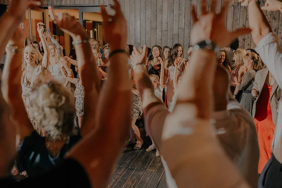 Plener ślubny w Winnicy, Ślub kościelny w plenerze, Winnica Jura, sala weselna, kamerzysta, fotograf, Kraków