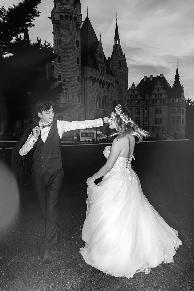 Sesja poślubna w parku