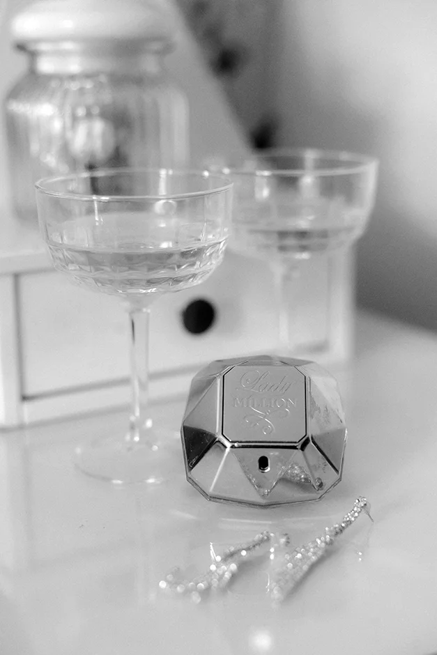 Fotograf Kraków, reportaż ślubny z sali weselnej w Małopolsce, styl rustykalny, kamerzysta, wedding content creator Kraków