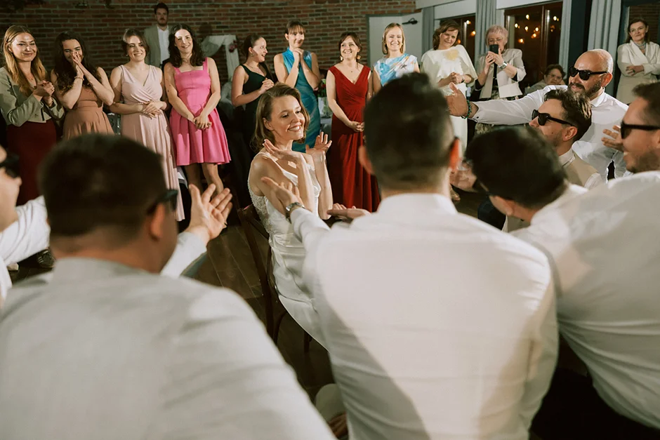Dworek Kociołek, sala weselna małopolskie, sala weselna Myslenice, sala weselna Kraków, fotograf Kraków, fotograf ślubny, kamerzysta ślubny dj na wesele Kraków, sala weselna. zdjęcia analogiem na weselu, kamera vhs