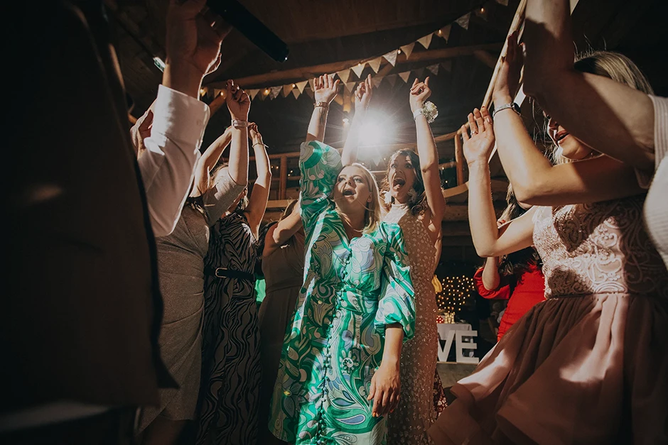 Kaplica Świętego Jana Nepomucena, Gościniec Nałęże, fotograf Jaworze, Dj. Karkut, fotograf śląsk, fotograf Gliwice, fotograf Bielsko-Biała, ślub Jaworze, sala weselna śląsk, fotograf Żory, Kaplica Świętego Jana Nepomucena, Gościniec Nałęże, fotograf Jaworze, Dj. Karkut, fotograf śląsk, fotograf Gliwice, fotograf Bielsko-Biała, Gościniec Szumny, Koralowa Sala Bankietowa, Dom Weselny Radosna, Sala Weselna Romeo i Julia, Kamil Szmidla, Mariusz Muzyk