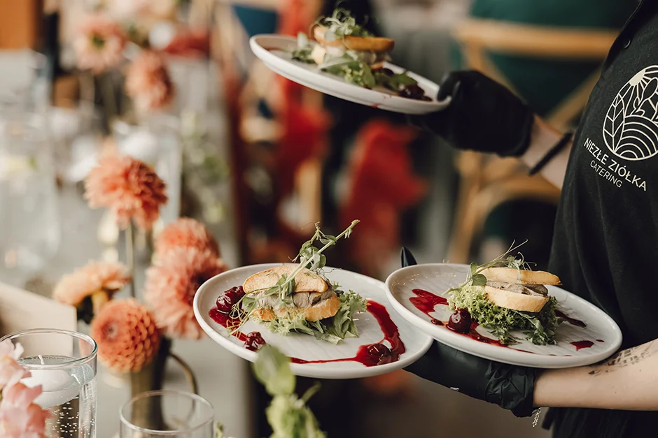 Plener ślubny w Winnicy, Ślub kościelny w plenerze, Winnica Jura, sala weselna, kamerzysta, fotograf, Kraków