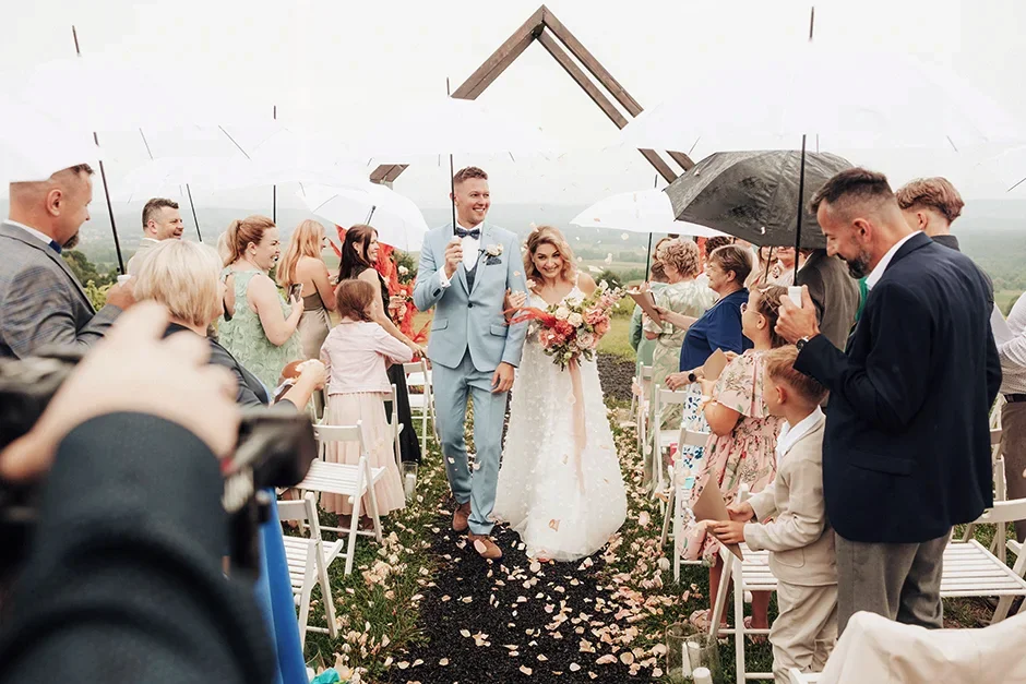 Plener ślubny w Winnicy, Ślub kościelny w plenerze, Winnica Jura, sala weselna, kamerzysta, fotograf, Kraków