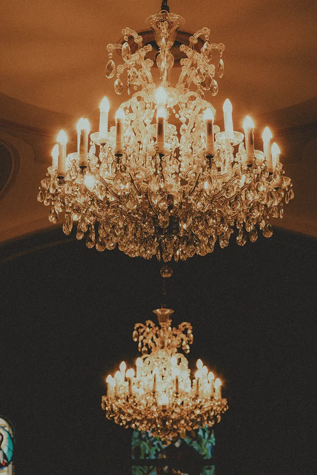 Ceremonia ślubna w kościele – wzruszający moment wymiany obrączek