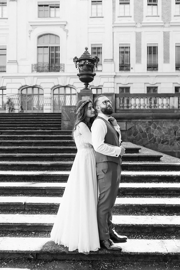 Sesja ślubna, sesja Pszczyna, fotograf ślubny, kamerzysta na wesele, dj na wesele, pozy dla pary, fotograf na wesele, park w Pszczynie, sesja w lesie, sesja w parku, sala weselna Pszczyna
