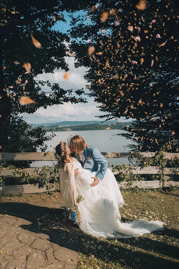 Ślub plenerowy z widokiem na jezioro śląsk, fotograf i kamerzysta