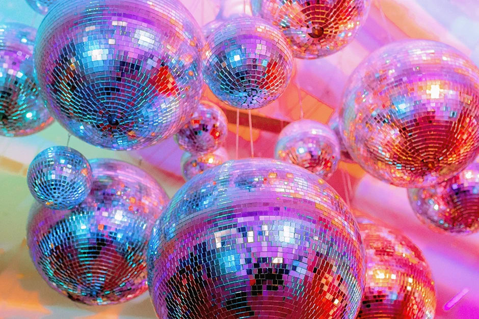 Sala weselna Kraków, fotograf Kraków, kamerzysta Kraków, dj Kraków, zespół wesele Kraków, atrakcje na wesele Kraków, fotograf ślubny Kraków