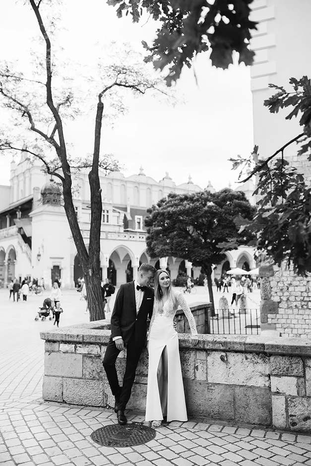 Sesja ślubna w Krakowie, pomysł na sesję ślubną, fotograf ślubny Kraków, wesele Kraków, Brzoskwinia Ogród, fotograf na ślub małopolskie