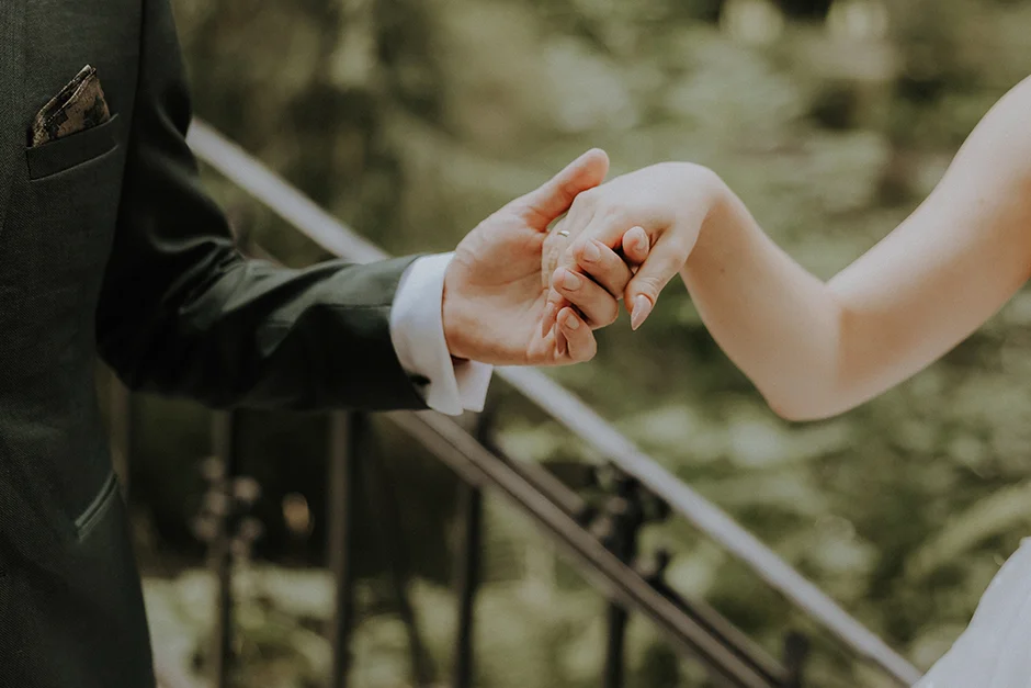 Sesja poślubna w parku