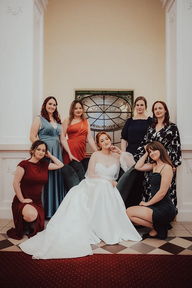 Pozowane zdjęcia z gośćmi – chwile pełne uśmiechów i radości