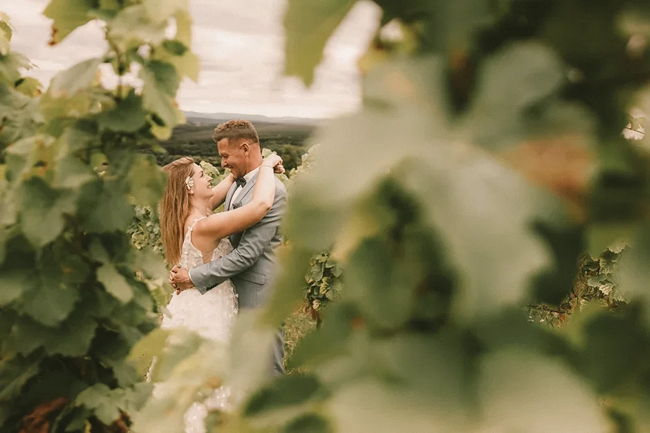 Plener ślubny w Winnicy, Ślub kościelny w plenerze, Winnica Jura, sala weselna, kamerzysta, fotograf, Kraków