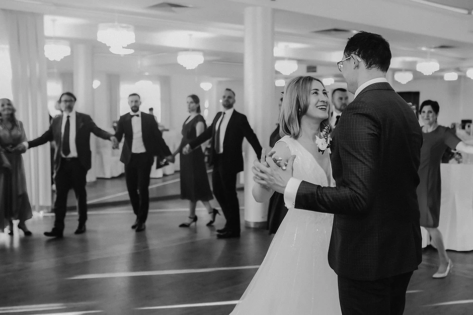 Nova Stodoła Kłomonice, Piotr Dziker, dj Częstochowa, fotograf Częstochowa, sala weselna Częstochowa, sala weselna śląsk, Sala Camilla Częstochowa, Lea sala weselna, Gracja dom weselny, Casablanca Częstochowa, Fleszka Studio, Foto na Czerwonym, Sfotografowani, Paweł Stec fotograf, fotograf Szymon Olma, fotograf na ślub, animacja na ślub Częstochowa