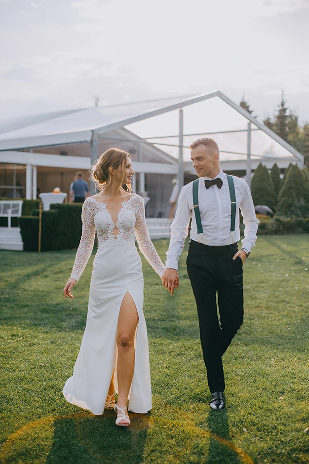 Ślub w plenerze Kraków, ślub humanistyczny Kraków, fotograf ślubny Kraków, wesele Ogród Brzoskwinia, sala weselna małopolskie, plener ślubny Morskie Oko, plener ślubny w górach, Crystal Palace, Sala Weselna Tiffany,  Pałac Goetz, Pałac pod Baranami, Dwór Sieraków, Stara zajezdnia Kraków, Cztery Kadry, Malachite Meadow, Marcin Orzolek