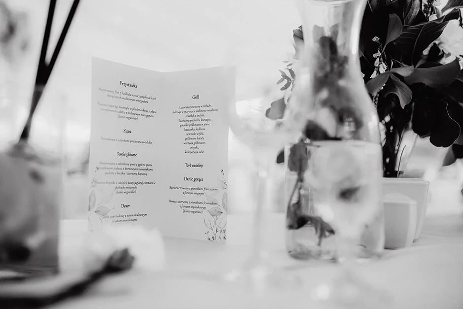 Ślub w plenerze Kraków, ślub humanistyczny Kraków, fotograf ślubny Kraków, wesele Ogród Brzoskwinia, sala weselna małopolskie, plener ślubny Morskie Oko, plener ślubny w górach, Crystal Palace, Sala Weselna Tiffany,  Pałac Goetz, Pałac pod Baranami, Dwór Sieraków, Stara zajezdnia Kraków, Cztery Kadry, Malachite Meadow, Marcin Orzolek