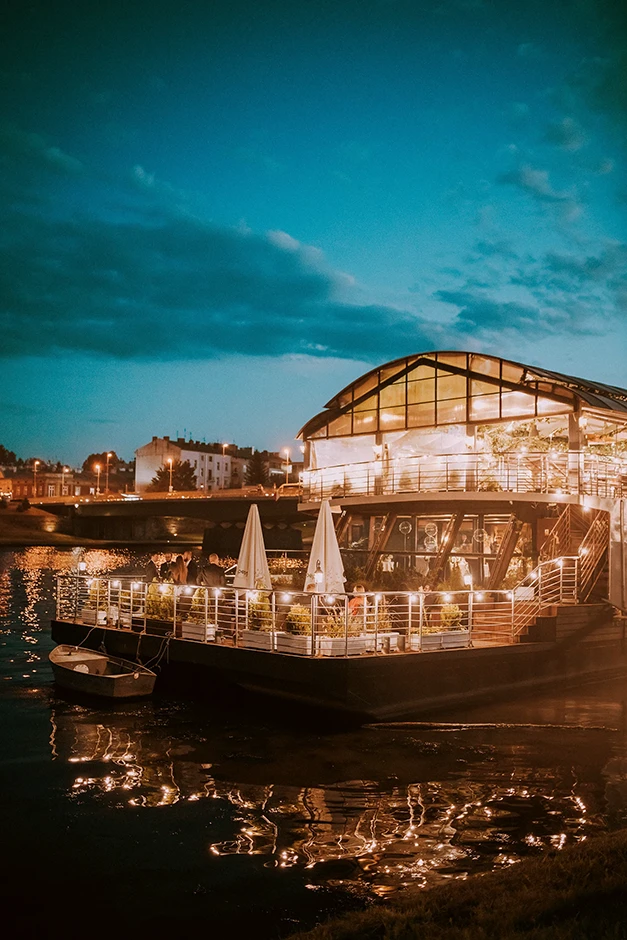 Wesele Barka Aquarius, plener ślubny Ogród Botaniczny Uniwersytetu Jagiellońskiego, ślub humanistyczny Kraków, sala weselna Kraków, sala weselna Małopolskie, wesele Brzoskwinia Ogród, wesele na barce, Wesele na Kopcu, wesele Załęcze Głębia Smaku, wesele Ukryty Pałacyk, wesele Akacjowy Dwór, Akacjowy Dwór, dj Kraków, zespół weselny Kraków, fotograf ślubny Kraków, fotograf ślubny Lubliniec, fotograf Żory, fotograf ślubny Żory, Podgórski Dom Fotografii, fotograf Cztery Kadry, fotograf Anna Pimeta, 