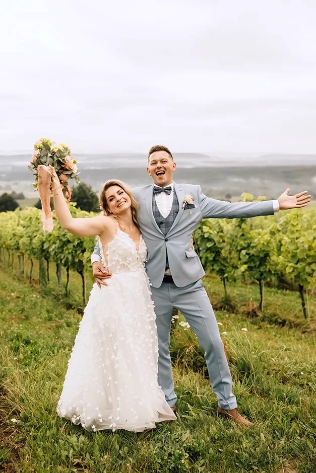 Plener ślubny w Winnicy, Ślub kościelny w plenerze, Winnica Jura, sala weselna, kamerzysta, fotograf, Kraków