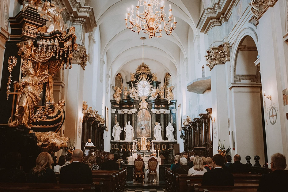 Ślub Opactwo Benedyktynów, ślub Tyniec, wesele Kraków, sala weselna Kraków, wesele Qrudo, sala weselna małopolskie, wesele Akacjowy Dwór, Krakowski Dom Weselny, Dom Weselny u Niedźwiedzia, wesele Hotel Stary, wesele Pałac Minoga, fotograf ślubny Kraków, dj Kraków, zespól weselny Kraków