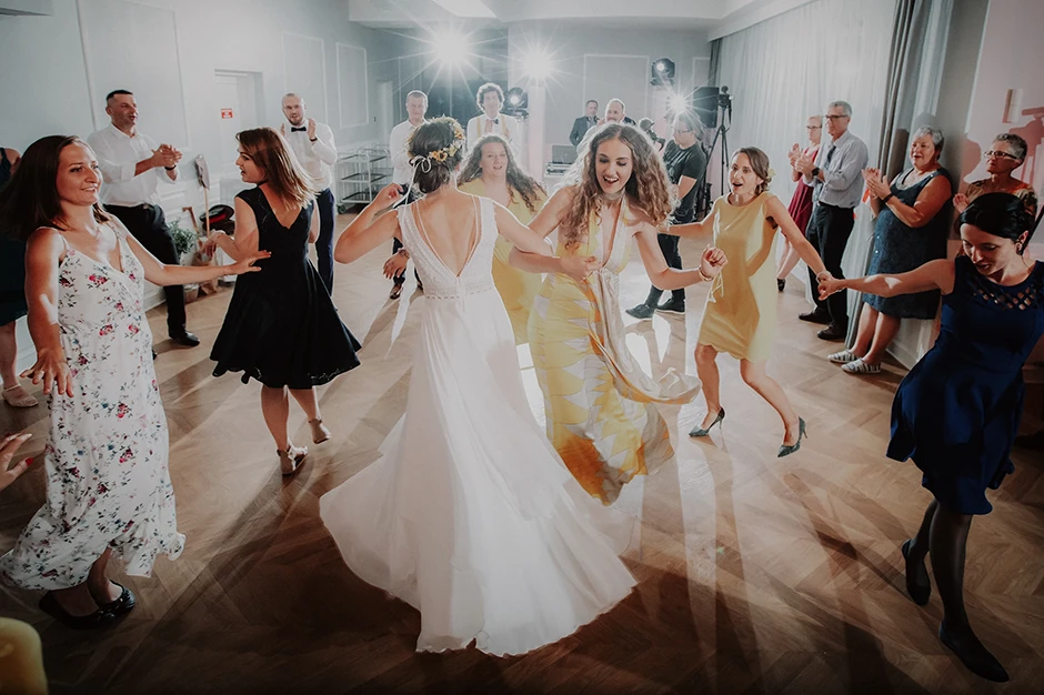 Fotograf Kraków, fotograf ślubny Kraków, fotograf na wesele w Krakowie, sala weselna Kraków, sala weselna Romantica, sala weselna małopolskie, ślub w kościele, twojdzien.com, dj na wesele Kraków, zespół na wesele Kraków, sala weselna śląsk, polsko-amerykańskie wesele, wesele Brzoskwinia Ogród, wesele w Krakowie, ranking sal weselnych Krakowa