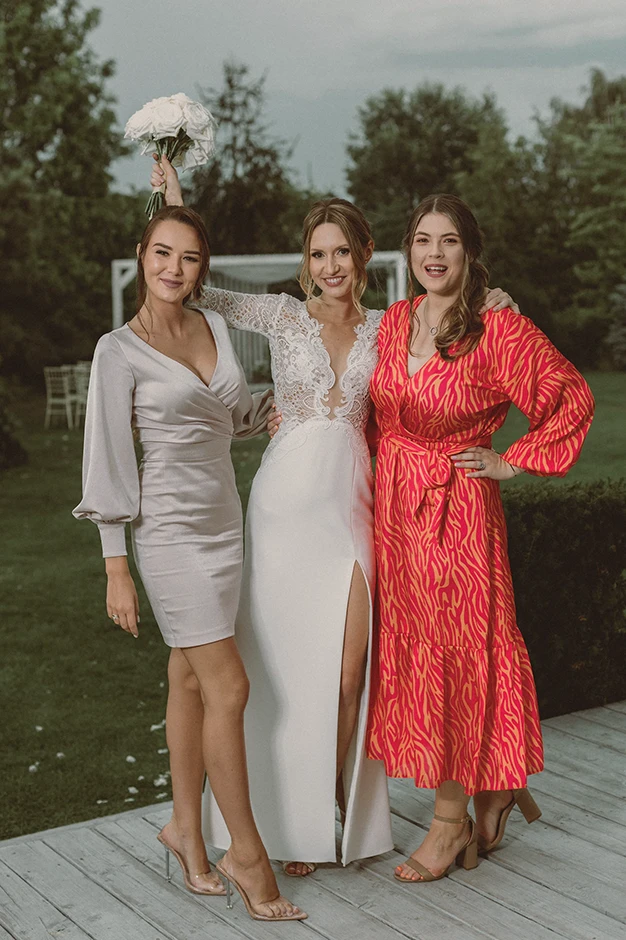 Ślub w plenerze Kraków, ślub humanistyczny Kraków, fotograf ślubny Kraków, wesele Ogród Brzoskwinia, sala weselna małopolskie, plener ślubny Morskie Oko, plener ślubny w górach, Crystal Palace, Sala Weselna Tiffany,  Pałac Goetz, Pałac pod Baranami, Dwór Sieraków, Stara zajezdnia Kraków, Cztery Kadry, Malachite Meadow, Marcin Orzolek