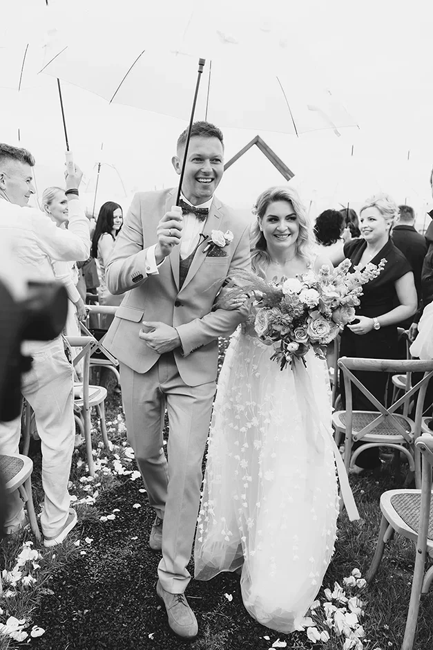 Plener ślubny w Winnicy, Ślub kościelny w plenerze, Winnica Jura, sala weselna, kamerzysta, fotograf, Kraków