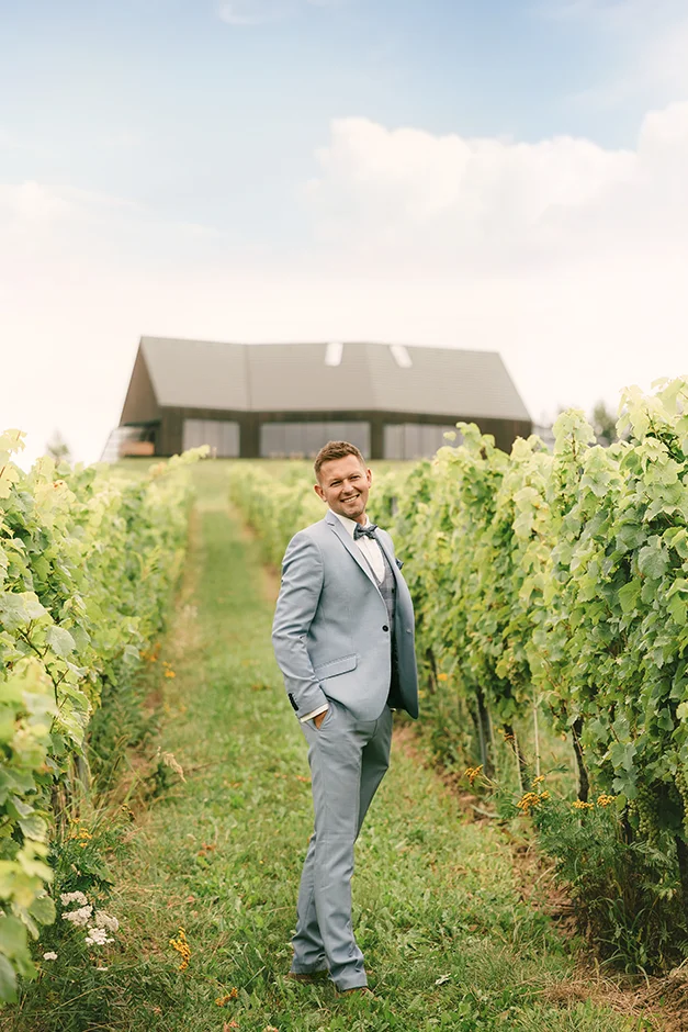 Plener ślubny w Winnicy, Ślub kościelny w plenerze, Winnica Jura, sala weselna, kamerzysta, fotograf, Kraków