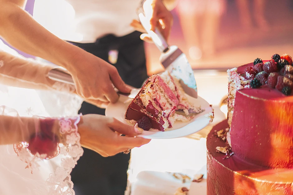 Sala weselna Kraków, fotograf Kraków, kamerzysta Kraków, dj Kraków, zespół wesele Kraków, atrakcje na wesele Kraków, fotograf ślubny Kraków