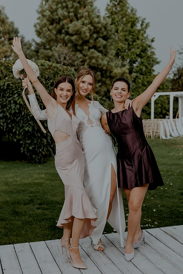 Ślub w plenerze Kraków, ślub humanistyczny Kraków, fotograf ślubny Kraków, wesele Ogród Brzoskwinia, sala weselna małopolskie, plener ślubny Morskie Oko, plener ślubny w górach, Crystal Palace, Sala Weselna Tiffany,  Pałac Goetz, Pałac pod Baranami, Dwór Sieraków, Stara zajezdnia Kraków, Cztery Kadry, Malachite Meadow, Marcin Orzolek