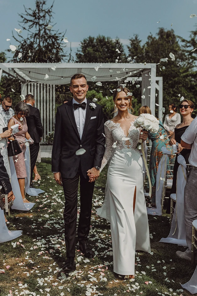 Ślub w plenerze Kraków, ślub humanistyczny Kraków, fotograf ślubny Kraków, wesele Ogród Brzoskwinia, sala weselna małopolskie, plener ślubny Morskie Oko, plener ślubny w górach, Crystal Palace, Sala Weselna Tiffany,  Pałac Goetz, Pałac pod Baranami, Dwór Sieraków, Stara zajezdnia Kraków, Cztery Kadry, Malachite Meadow, Marcin Orzolek