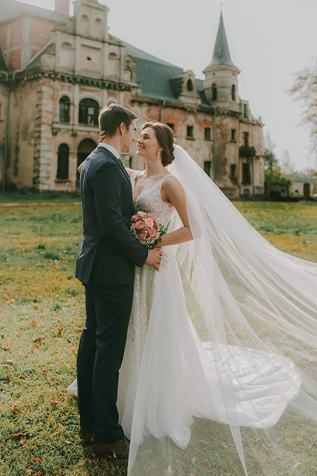 Sesja ślubna Krowiarki, pałac w Krowiarkach, miejsce na sesję ślubną sesja ślubna w pałacu, fotograf śląsk