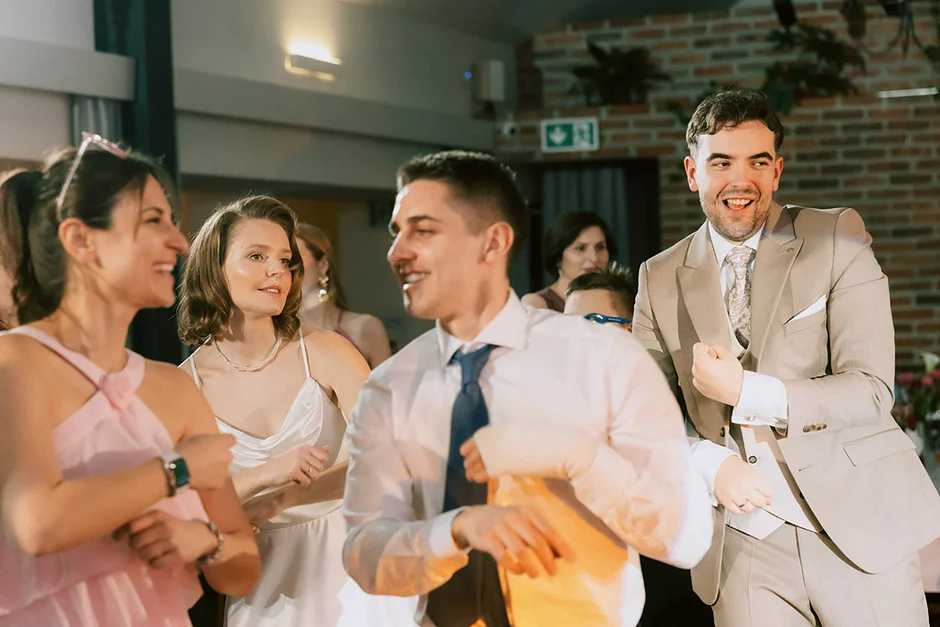 Dworek Kociołek, sala weselna małopolskie, sala weselna Myslenice, sala weselna Kraków, fotograf Kraków, fotograf ślubny, kamerzysta ślubny dj na wesele Kraków, sala weselna. zdjęcia analogiem na weselu, kamera vhs