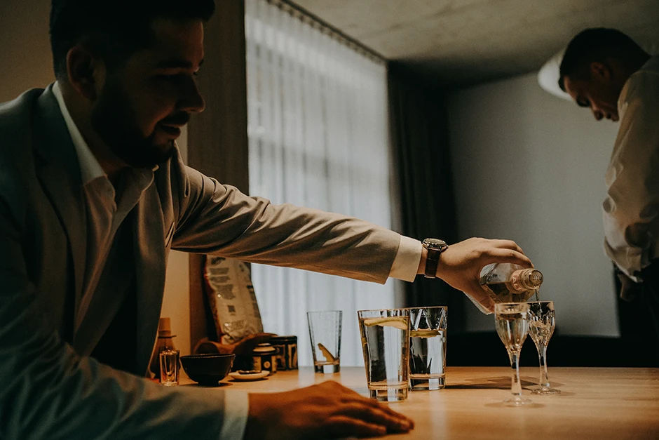 Ślub w plenerze Kraków, ślub humanistyczny Kraków, fotograf ślubny Kraków, wesele Ogród Brzoskwinia, sala weselna małopolskie, plener ślubny Morskie Oko, plener ślubny w górach, Crystal Palace, Sala Weselna Tiffany,  Pałac Goetz, Pałac pod Baranami, Dwór Sieraków, Stara zajezdnia Kraków, Cztery Kadry, Malachite Meadow, Marcin Orzolek