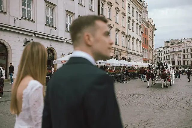 Ślub w plenerze Kraków, ślub humanistyczny Kraków, fotograf ślubny Kraków, wesele Ogród Brzoskwinia, sala weselna małopolskie, plener ślubny Morskie Oko, plener ślubny w górach, Crystal Palace, Sala Weselna Tiffany,  Pałac Goetz, Pałac pod Baranami, Dwór Sieraków, Stara zajezdnia Kraków, Cztery Kadry, Malachite Meadow, Marcin Orzolek