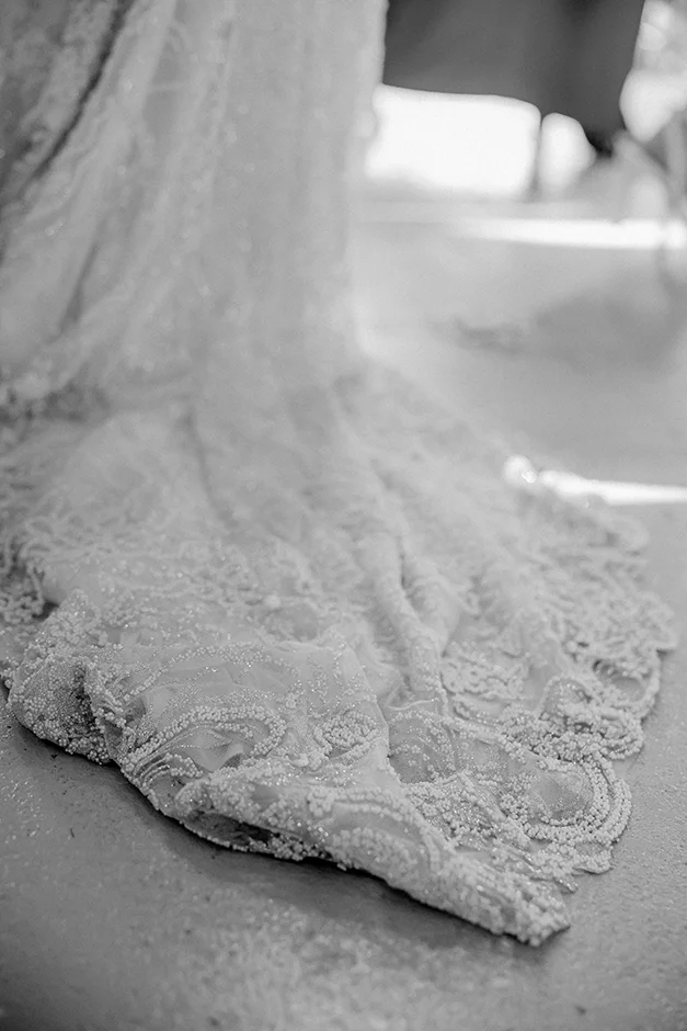 Fotograf Kraków, reportaż ślubny z sali weselnej w Małopolsce, styl rustykalny, kamerzysta, wedding content creator Kraków