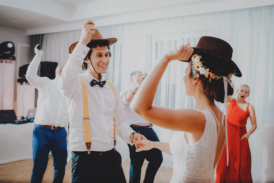 Fotograf Kraków, fotograf ślubny Kraków, fotograf na wesele w Krakowie, sala weselna Kraków, sala weselna Romantica, sala weselna małopolskie, ślub w kościele, twojdzien.com, dj na wesele Kraków, zespół na wesele Kraków, sala weselna śląsk, polsko-amerykańskie wesele, wesele Brzoskwinia Ogród, wesele w Krakowie, ranking sal weselnych Krakowa
