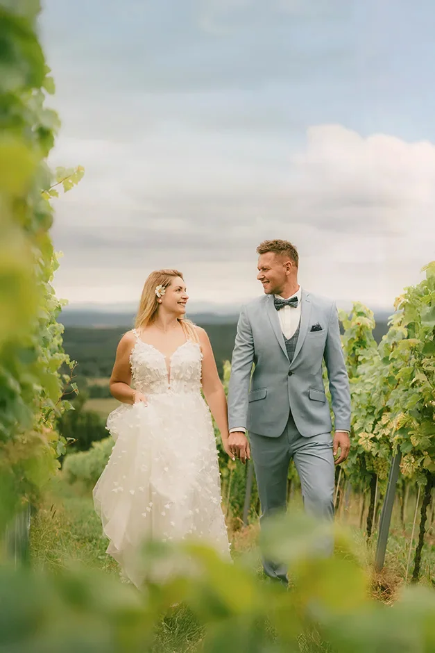 Plener ślubny w Winnicy, Ślub kościelny w plenerze, Winnica Jura, sala weselna, kamerzysta, fotograf, Kraków