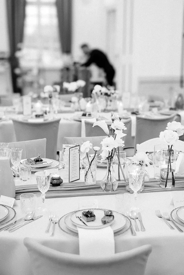 Dekoracje sali weselnej – elegancki wystrój na Twoje wesele