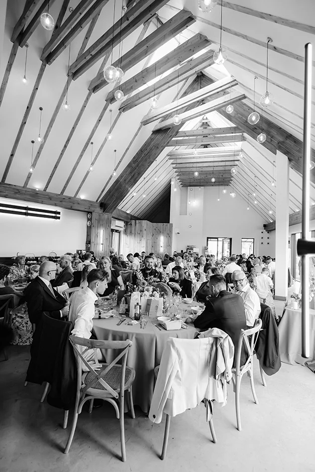 Plener ślubny w Winnicy, Ślub kościelny w plenerze, Winnica Jura, sala weselna, kamerzysta, fotograf, Kraków