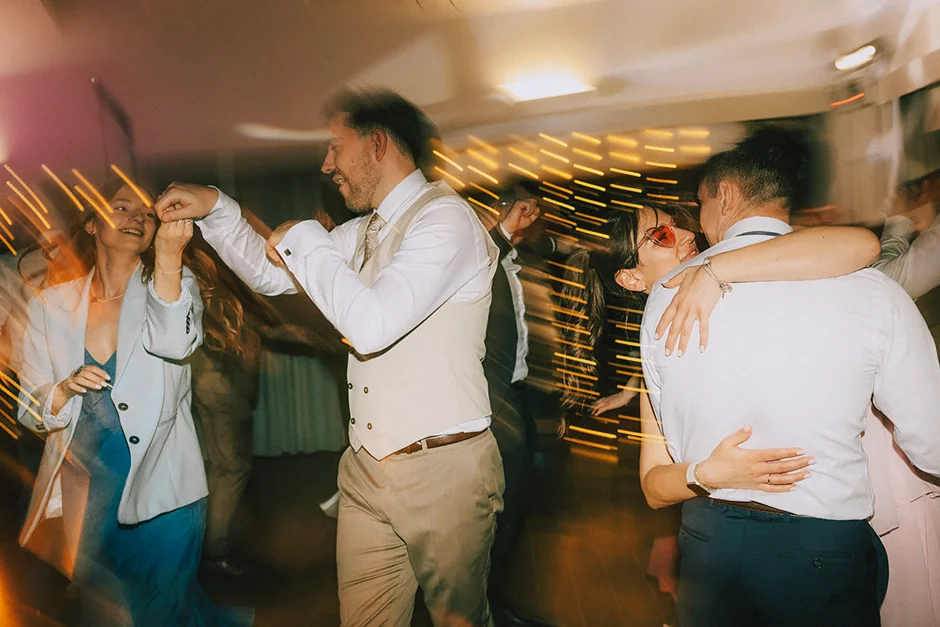 Dworek Kociołek, sala weselna małopolskie, sala weselna Myslenice, sala weselna Kraków, fotograf Kraków, fotograf ślubny, kamerzysta ślubny dj na wesele Kraków, sala weselna. zdjęcia analogiem na weselu, kamera vhs