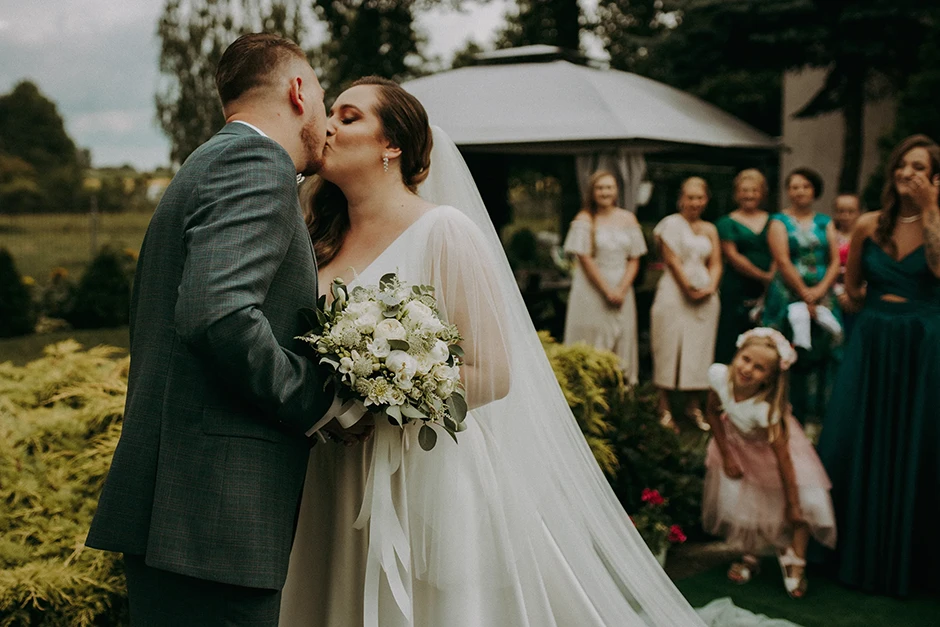 Wesele Zielona Weranda,  Kościół Trójcy Przenajświętszej, wesele Widoradz, fotograf Częstochowa, sala weselna Wieluń, sala weselna Częstochowa, fotograf Kamil Pawlik, fotokaszczyk, fotograf Aleksandra Chmiel, fotograf Marcin Urbanowicz, sala weselna Lea, sala weselna Kleopatra, sala weselna Malinowy Dwór, sala weselna Kryształowy pałac, fotograf śląsk, sala weselna na śląsku